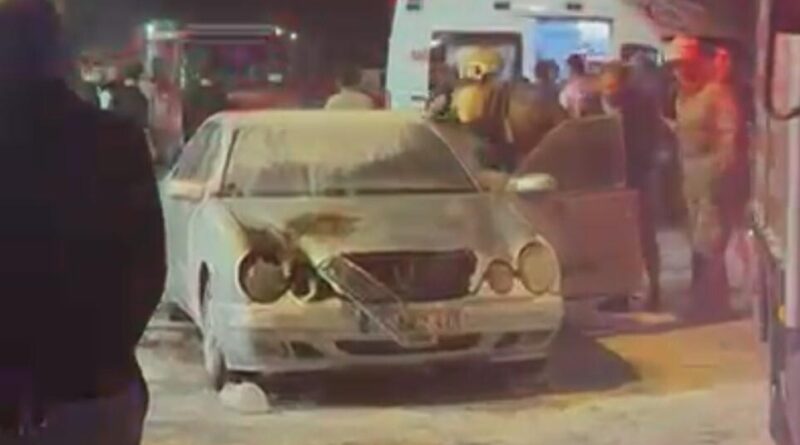 Eşiyle kavga etti, otomobiliyle birlikte kendini ateşe verdi 1