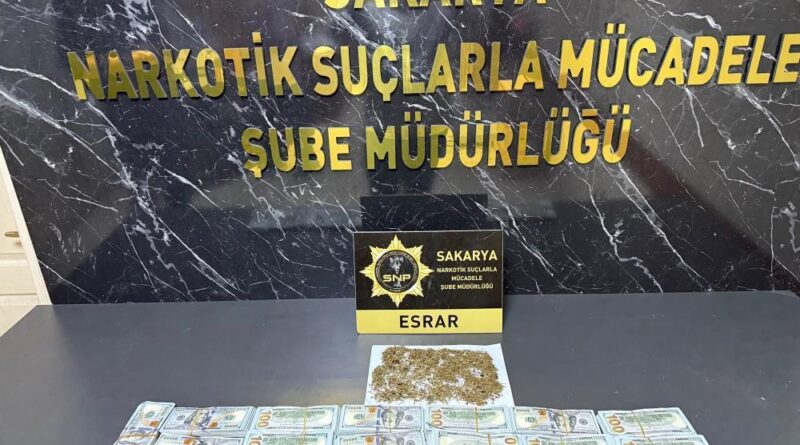 İstanbul’daki kuyumcu soygunundaki 130 bin dolar Sakarya’da ele geçirildi 1