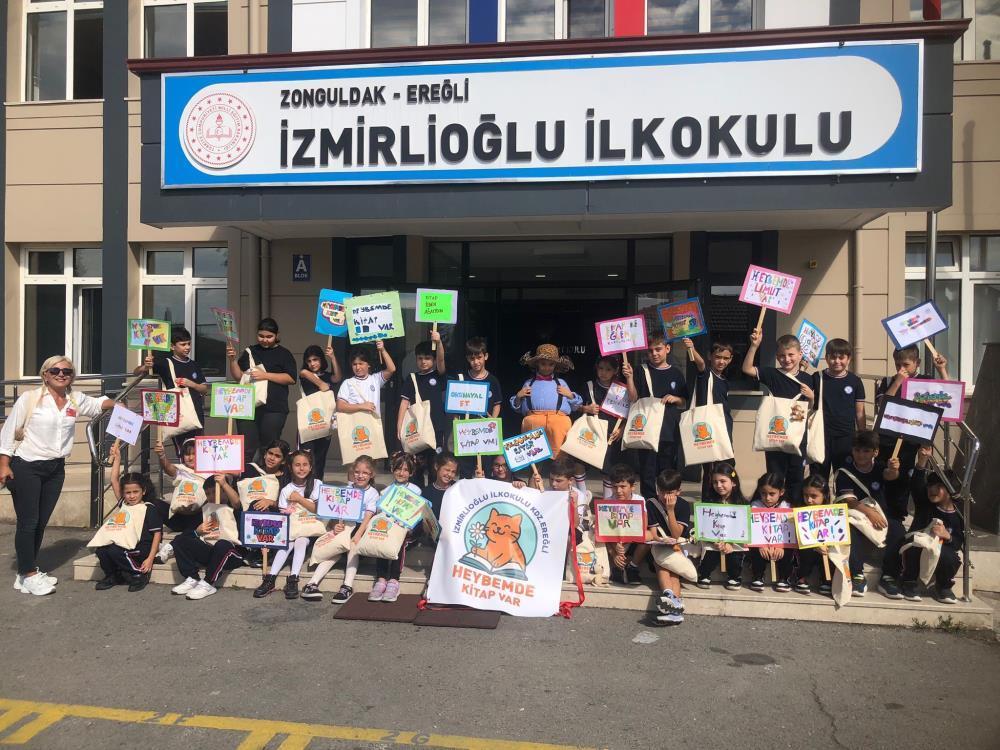 Karadeniz Ereğli’de minik okurlardan “Heybemde Kitap Var” projesi