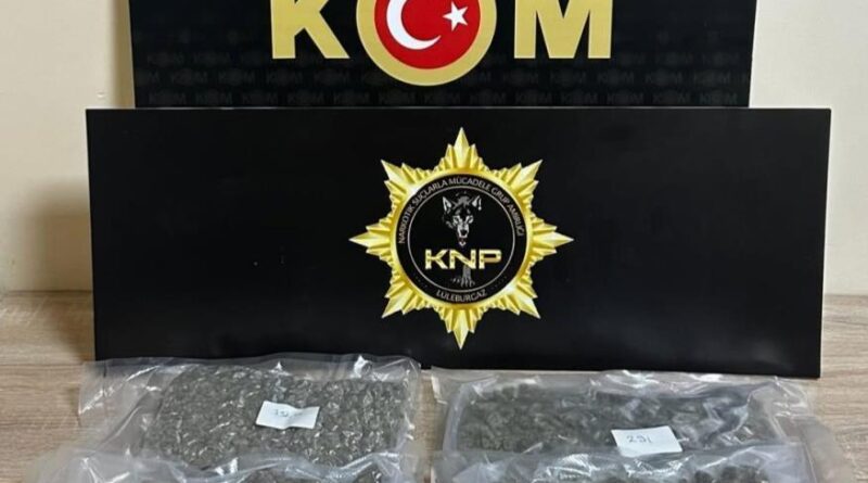 Kırklareli'nde 1 kilo 170 gram skunk ele geçirildi 10