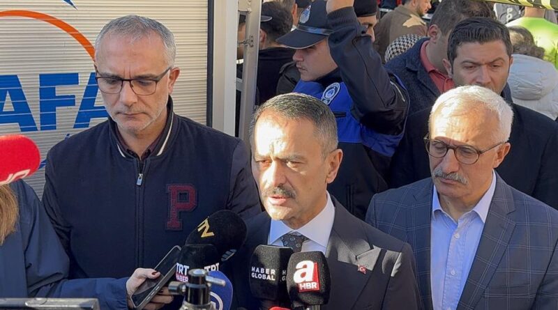 Kocaeli Valisi Aktaş: "Ailenin binanın 2. katında oturduğunu değerlendiriyoruz" 1