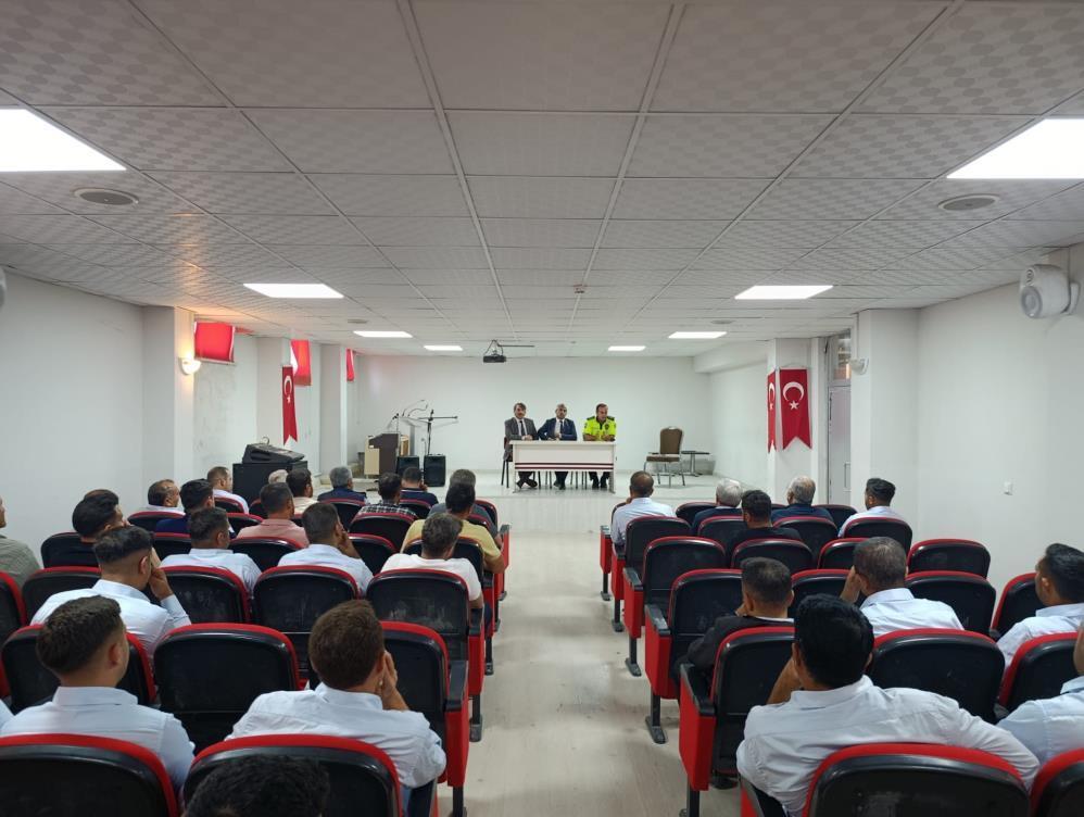 Malatya’da okul servisi sürücülerine bilgilendirme toplantısı düzenlendi