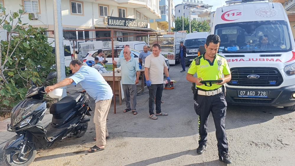 Manavgat’ta devrilen motosikletin sürücüsü yaralandı