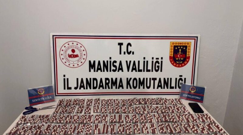 Motosikletli şüpheli 1622 sentetik uyuşturucu hapla yakalandı 1