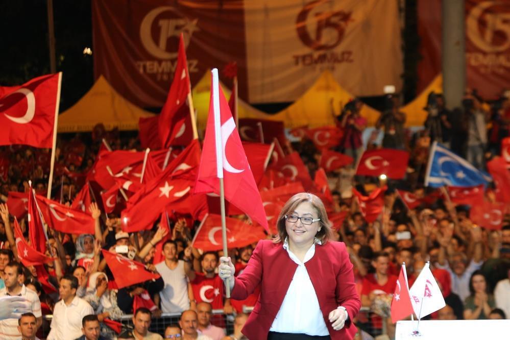 Şahin: “Cumhuriyet, birliğimizin ve kararlılığımızın ebedi simgesidir”