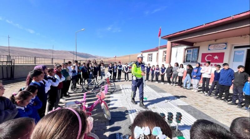 Selim’de öğrencilere trafik eğitimi 1