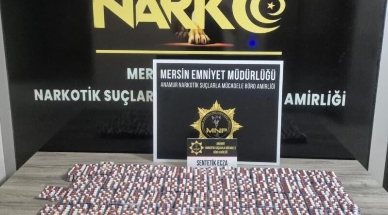 Takside arama yapan polis binlerce uyuşturucu hap ele geçirdi 1