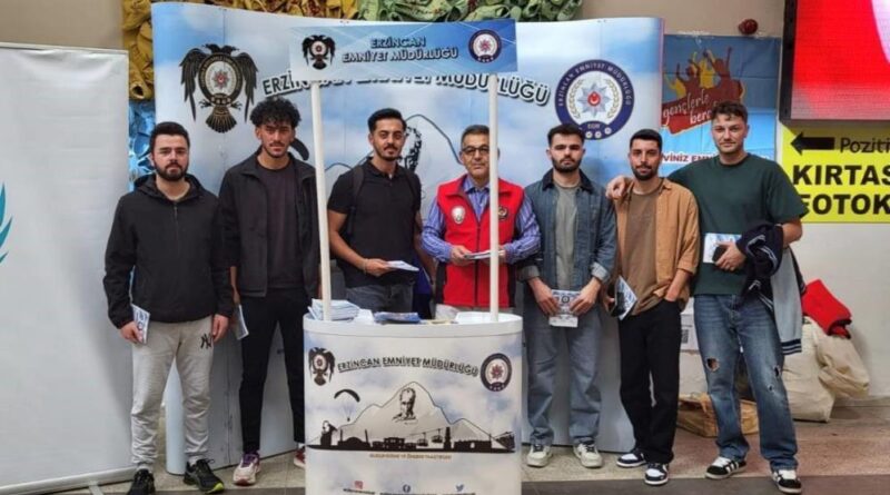 TEM ekipleri üniversiteli gençleri bilgilendirdi 1