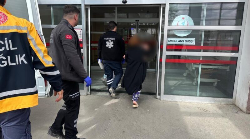 Üzerine sıcak su dökülen bebek yaralandı 1