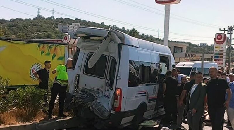 Yarım saat ara ile aynı noktada iki kaza: 2 ölü, 9 yaralı 1
