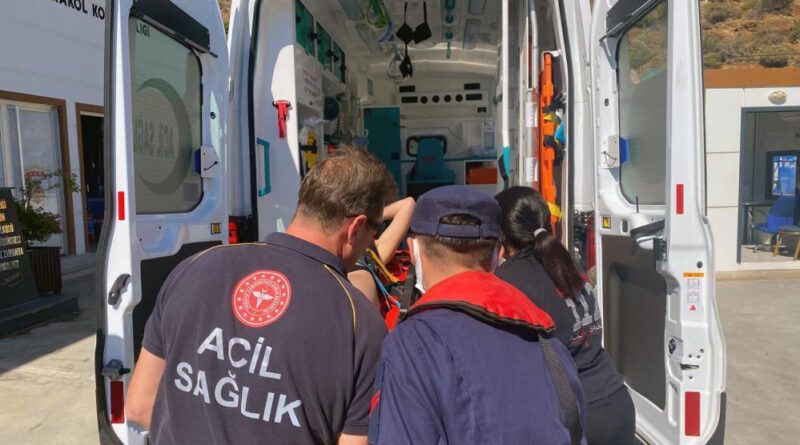 Yatta yaralanan vatandaşa Sahil Güvenlik’ten tıbbi tahliye 1
