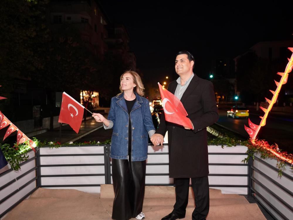 Yılmaz’dan 102 araçla Cumhuriyet Korteji’ne davet
