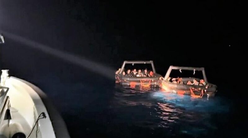 Yunanistan 32 düzensiz göçmeni Türk karasularına geri itti 1