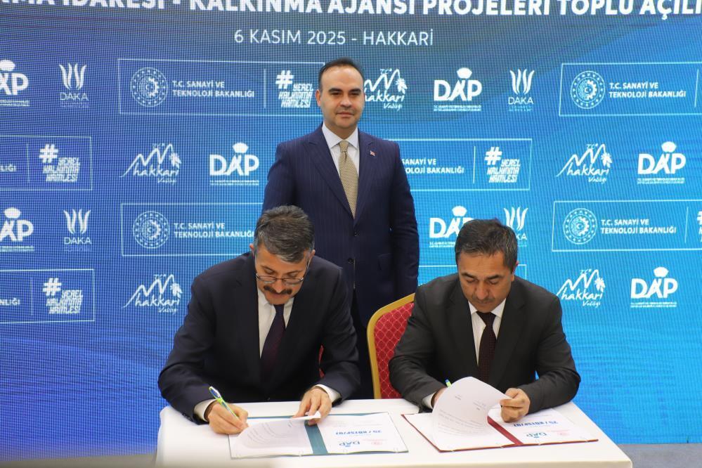 Bakan Kacır’dan Hakkari Üniversitesine ‘Milli Teknoloji Atölyesi’ müjdesi