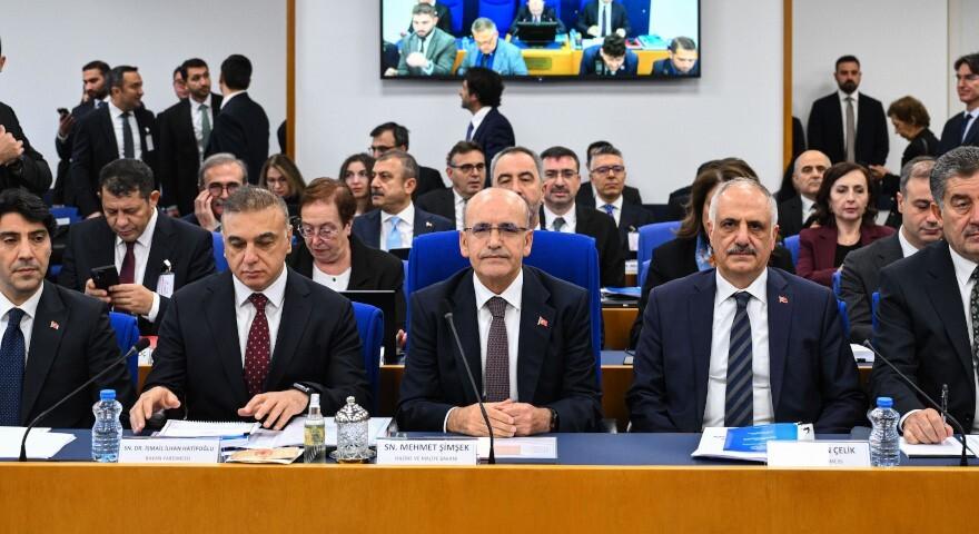 Bakan Şimşek: “Vergisini zamanında ödemeyeni ödüllendirecek bir düzenlemeyi biz doğru bulmuyoruz”