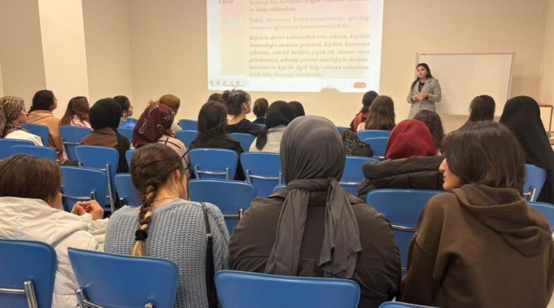Bayburt’ta üniversite öğrencilerine kadına yönelik şiddetle mücadele semineri verildi 1