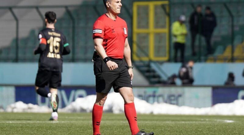 Beşiktaş - Fenerbahçe derbisinin VAR'ı Sarper Barış Saka oldu 1