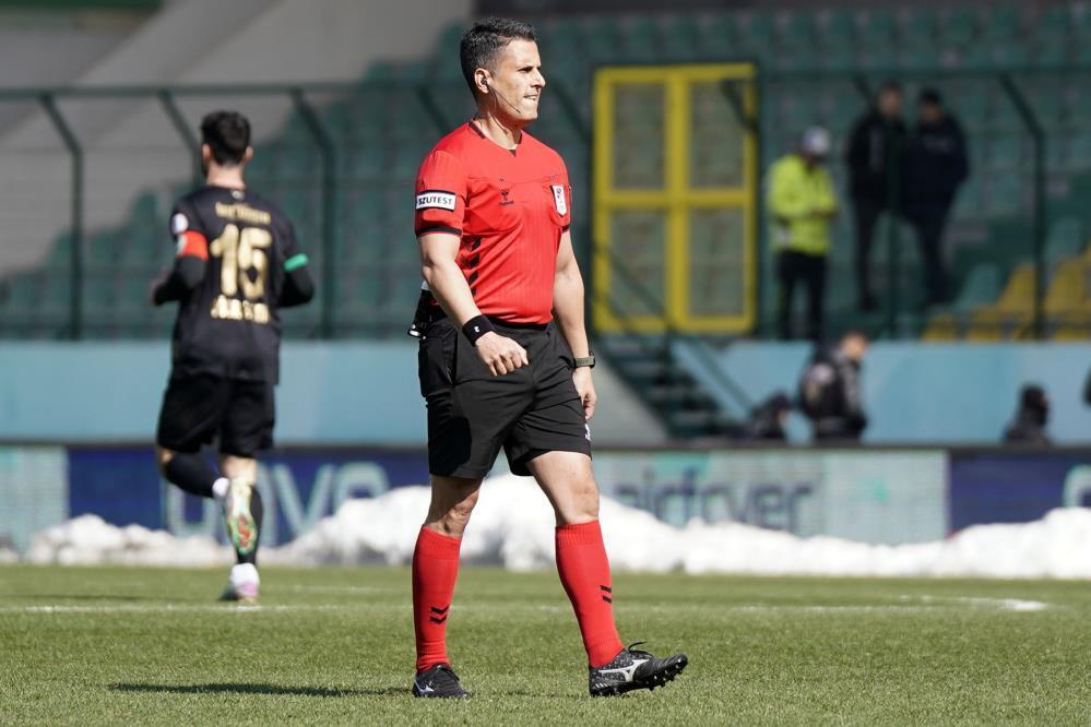 Beşiktaş – Fenerbahçe derbisinin VAR’ı Sarper Barış Saka oldu