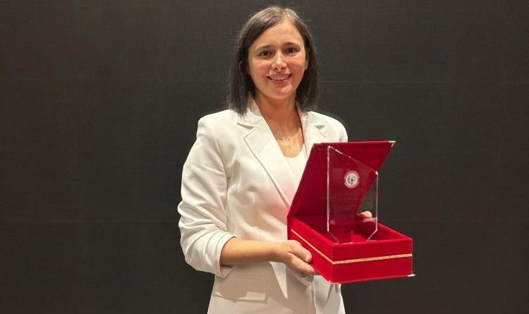 Eczacılık Fakültesi Öğretim Üyesi Doç. Dr. Çevik'e "TEB Eczacılık Akademisi Teşvik Ödülü" 1