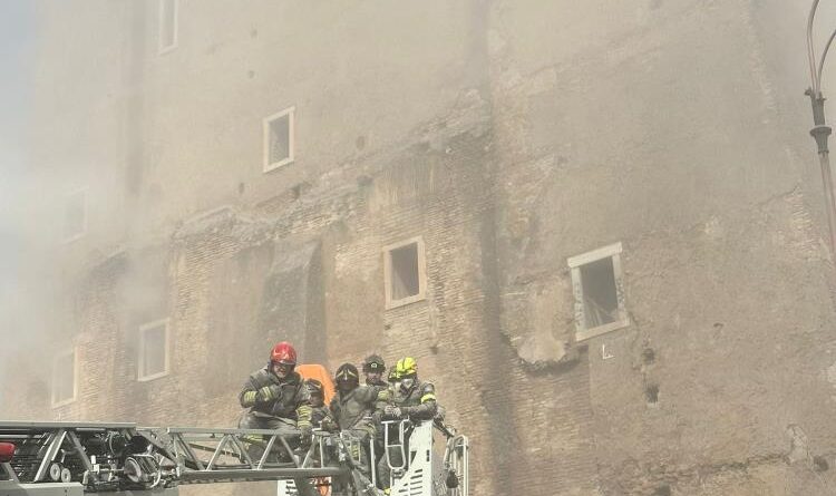 İtalya’da Orta Çağ’a ait kule çöktü: 3 yaralı 1