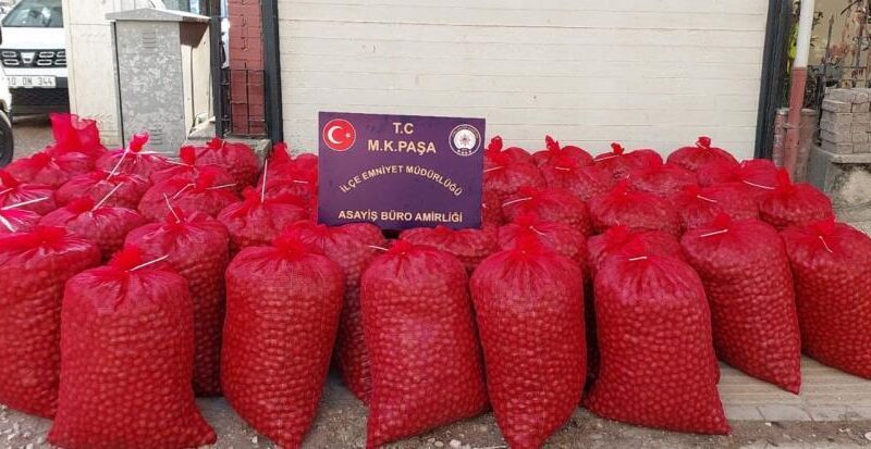 Mustafakemalpaşa'da hırsızlar 46 çuval ceviz ile yakalandı 1