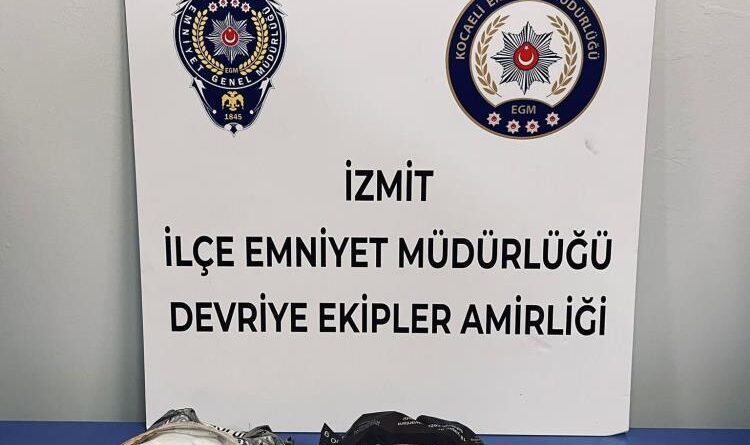 Polisin şüphe üzerine durdurduğu şahısların üzerinden uyuşturucu çıktı 2