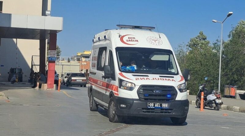 Söke iş makinası devrildi: 3 yaralı 1